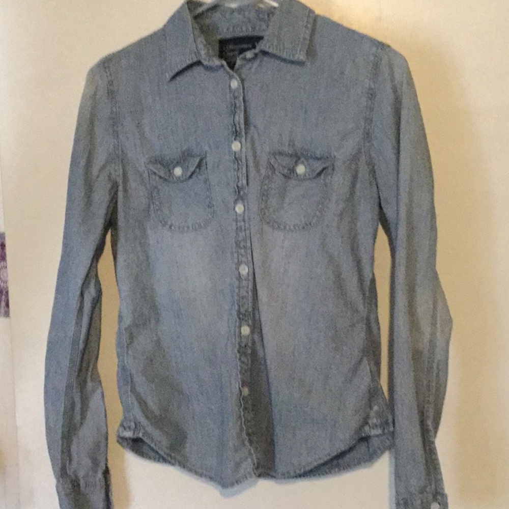 American Eagle Outfitters Jean shirt size M